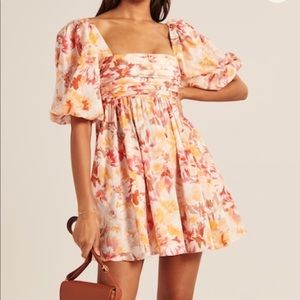 Abercrombie & Fitch Ruched Bodice Puff Sleeve Mini Dress in White Floral